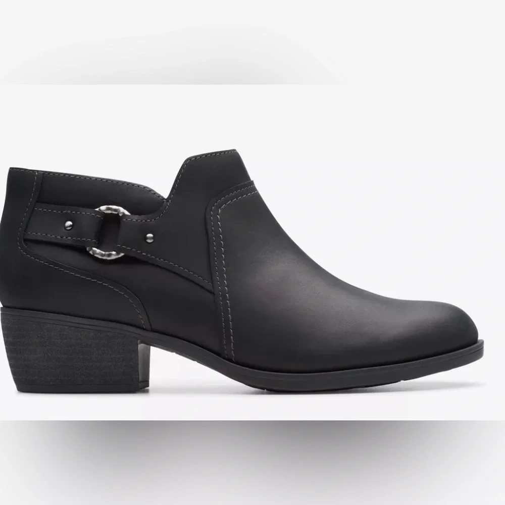 Clarks Charleton Grace black oily leather Ankle Boots new without the box 8-1/2W - Picture 1 of 8